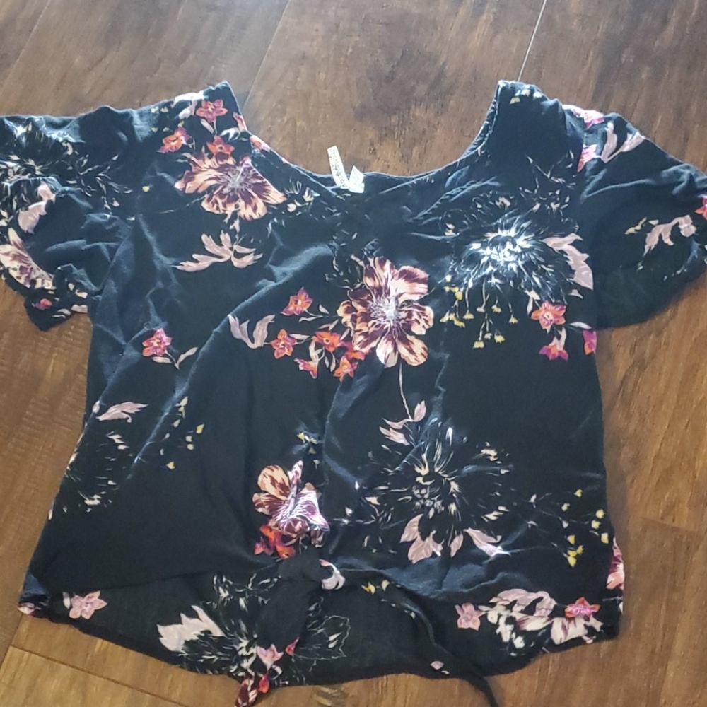 Black floral top